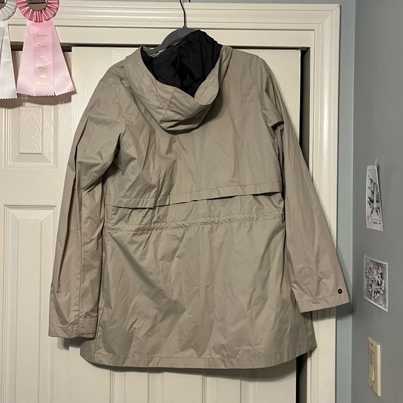 Columbia light tan windbreaker - Picture 3 of 3